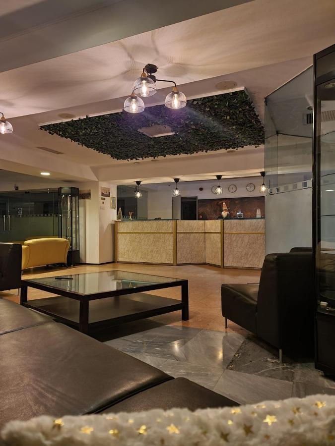 Hotel Mojo Bucarest Esterno foto