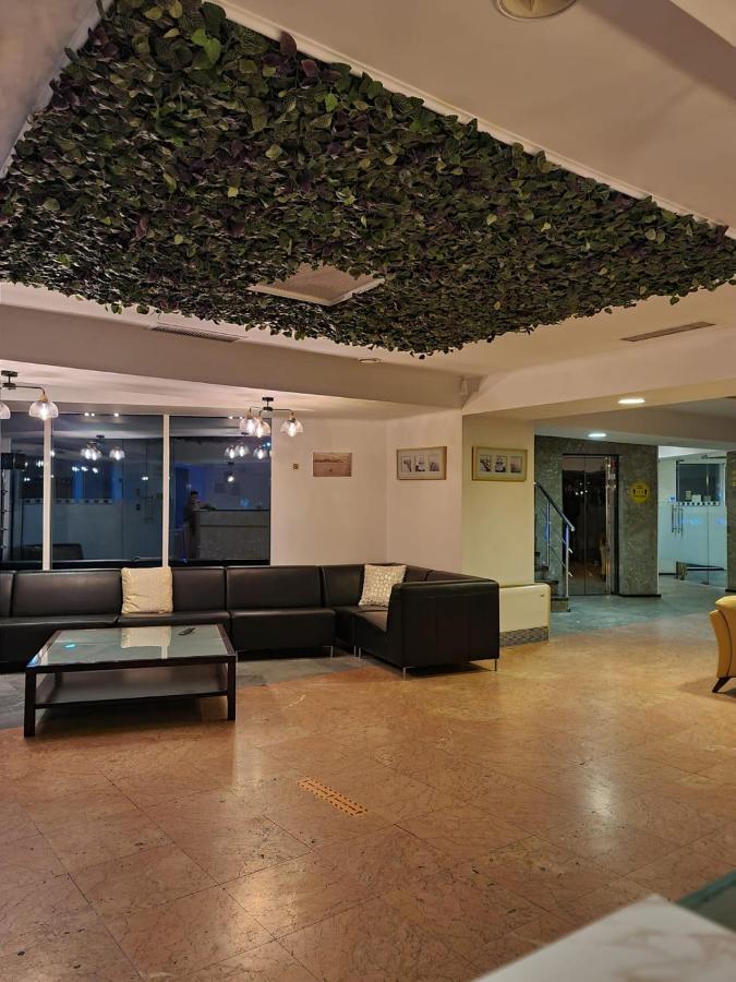 Hotel Mojo Bucarest Esterno foto