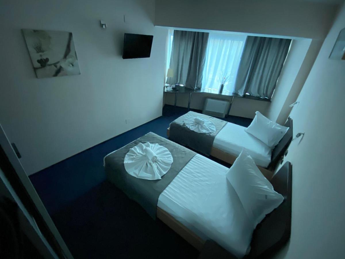 Hotel Mojo Bucarest Esterno foto