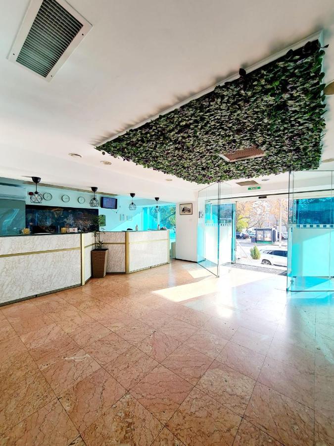 Hotel Mojo Bucarest Esterno foto