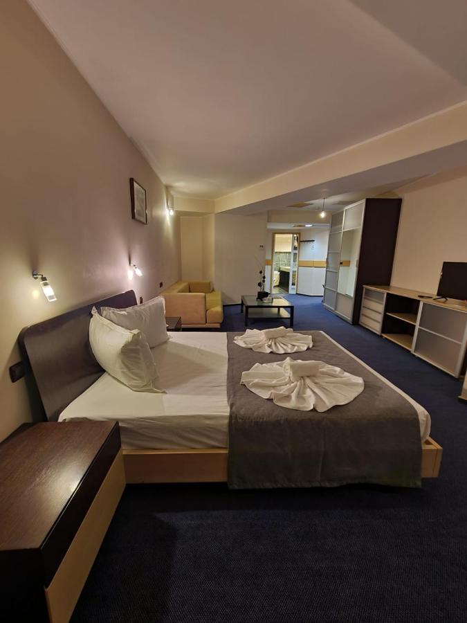 Hotel Mojo Bucarest Esterno foto
